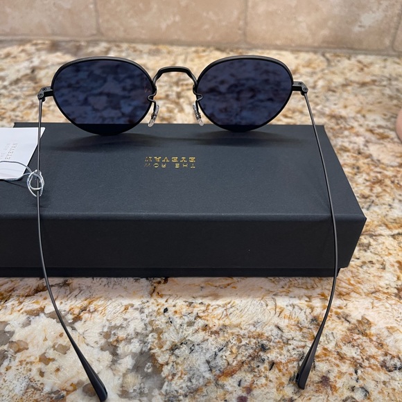 THE ROW - EYEVAN COLLABORATION FLYNN NAVY TITANIUM SUNGLASSES - Picture 13 of 16